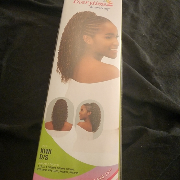 Ponytail - Picture 2 of 2